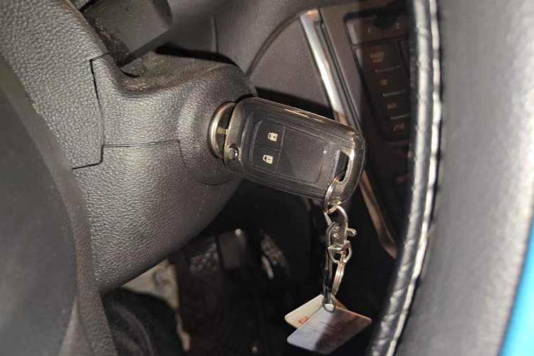 Used Buick Encore 2015 1.4T Automatic Two-Wheel Drive Urban Elite Version
