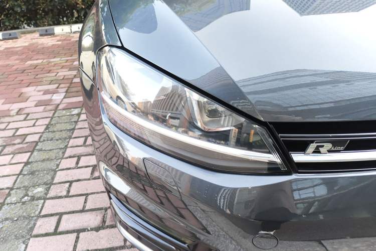 Used Volkswagen Golf 2016 1.4TSI Manual R-Line Right Front Headlight