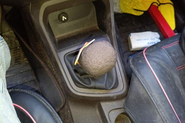 Used Wuling Hongguang V 2022 1.5L Jingqu Edition Electric-Assist LAR Gear Lever