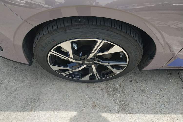 Used Geely Galaxy L6 2024 125km Creative Edition
