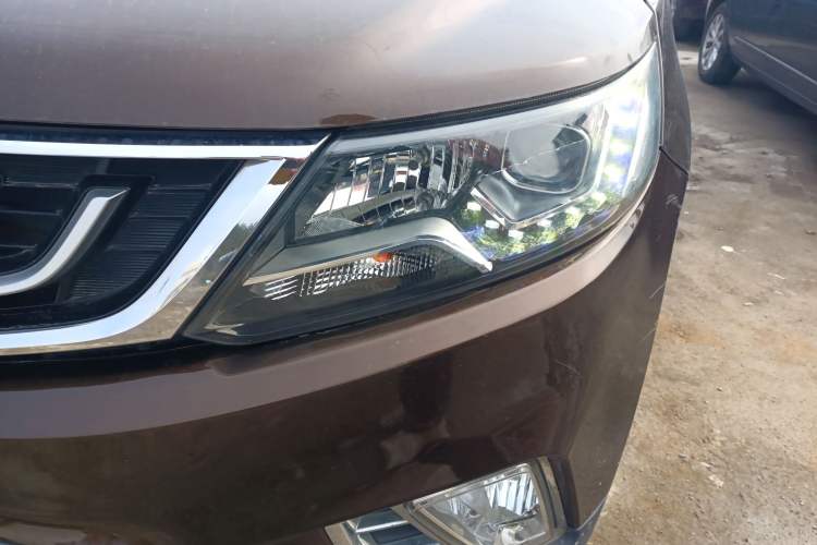 Used Geely Auto Vision X6 2016 1.8L Manual Luxury Model
