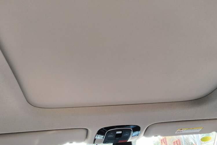 Used Hyundai ix35 2023 Musso 2.0L Prestige LUX Edition
