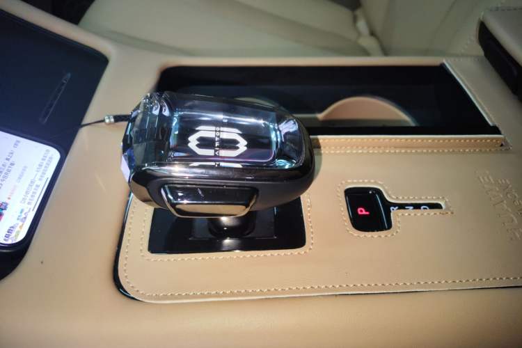 Used Hima AITO M7 2024 1.5T Intelligent Driving Rear-Drive Pro Version 6 Seats Gear Lever