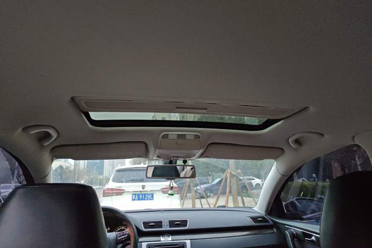 Used Volkswagen Magotan 2013 2.0 TSI Prestige Model Headliner