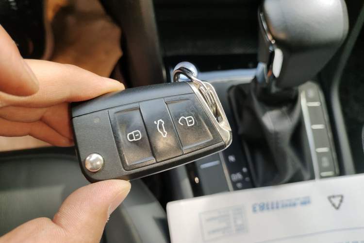 Used Volkswagen Tiguan L 2019 330TSI Automatic Two-Wheel Drive Panoramic Comfort Edition China VI Standard