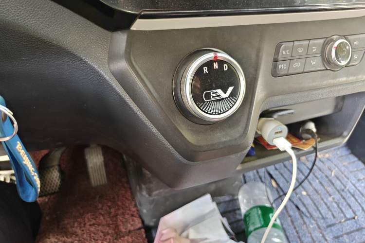 Used SAIC MAXUS EV30 2021 Pure Electric Smart Logistics Expert with Long Wheelbase—CATL