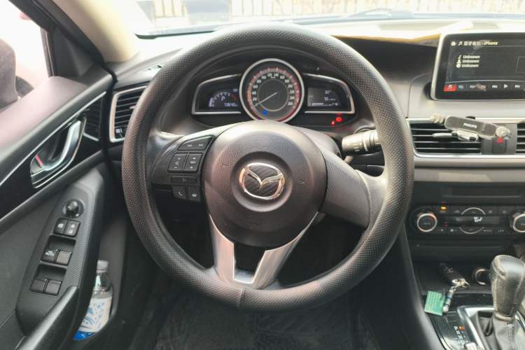 Used Mazda 3 Axela 2016 Hatchback 1.5L Automatic Luxury Model
