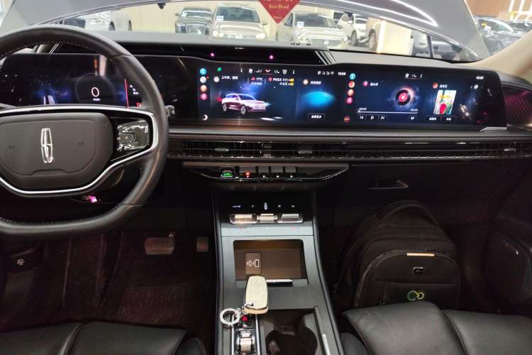 Used Lincoln Corsair 2023 2.0T All-Wheel-Drive Prestige Version Audio And AC Panel