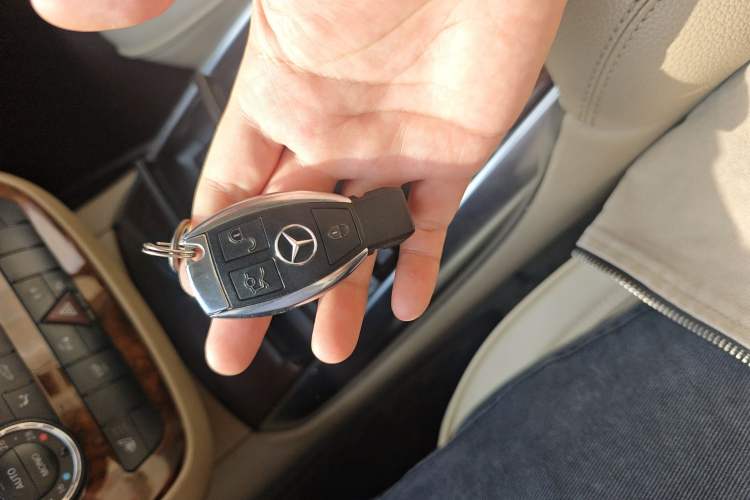 Used Mercedes-Benz R-Class 2010 R 350 L 4MATIC Vehicle Key