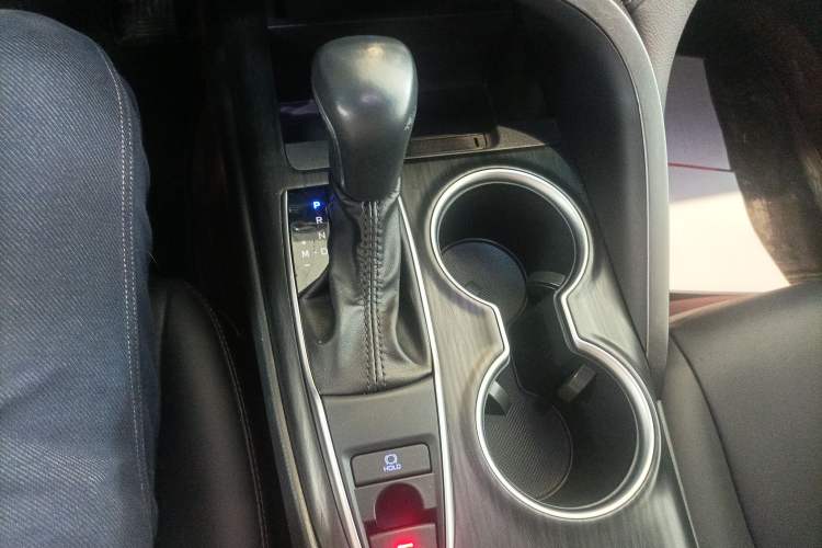 Used Toyota Camry 2021 2.0G Luxury Edition
