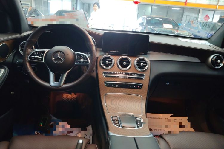 Used Mercedes-Benz GLC 2022 Facelifted GLC 260 L 4MATIC Dynamic Edition Center Console