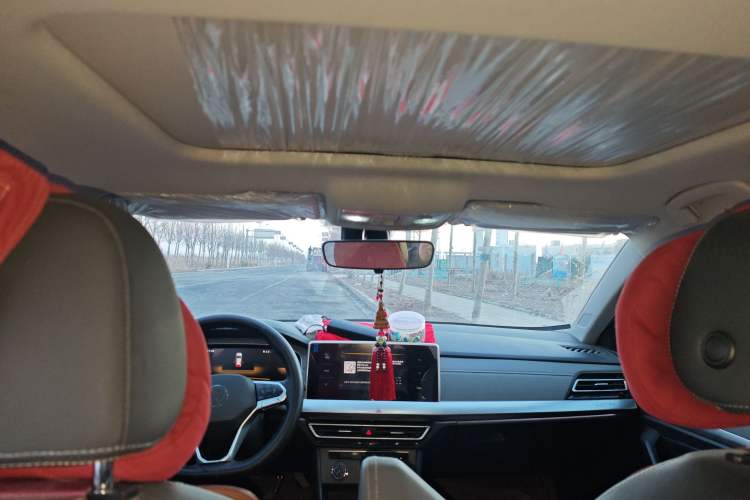 Used Volkswagen Lavida 2023 Revised Version 1.5L Automatic – Full-Option Edition Headliner