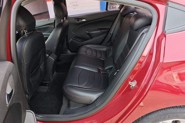 Used Chevrolet Cruze 2018 320 Automatic Pioneer Sunroof Edition Left Rear Seat