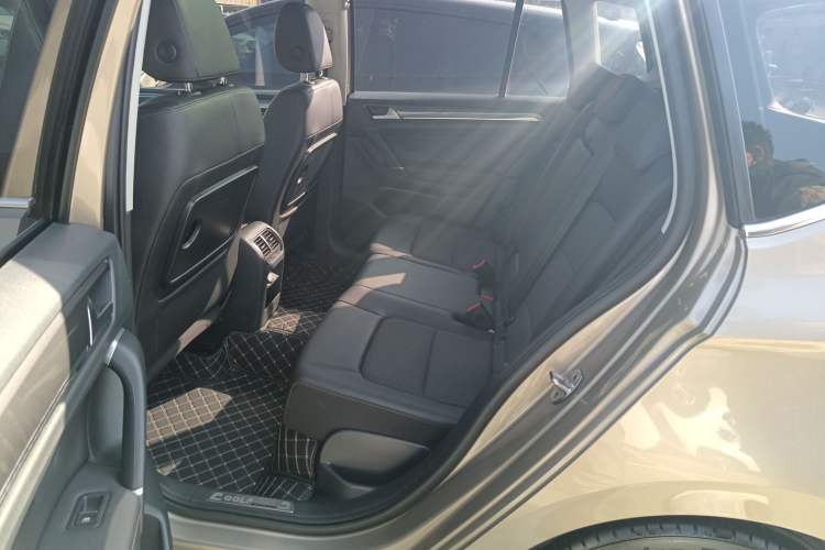 Used Volkswagen Golf Sportsvan 2018 230TSI Automatic Trend Edition