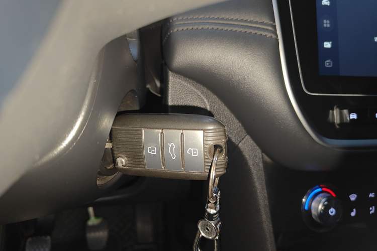 Used Roewe RX3 2018 1.6L Manual Internet Smart Edition
