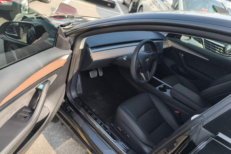 Used Tesla Model 3 2022 Rear-Wheel-Drive Version