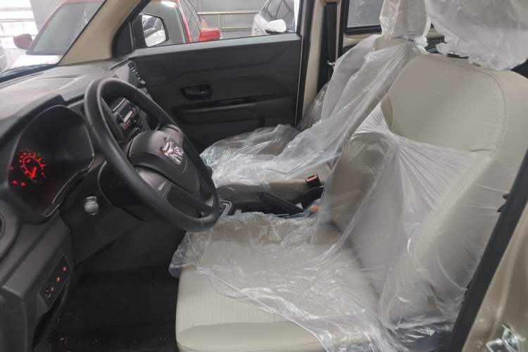 Used Wuling Hongguang V 2022 1.5L Jingqu Version Hydraulic Power Steering LAR