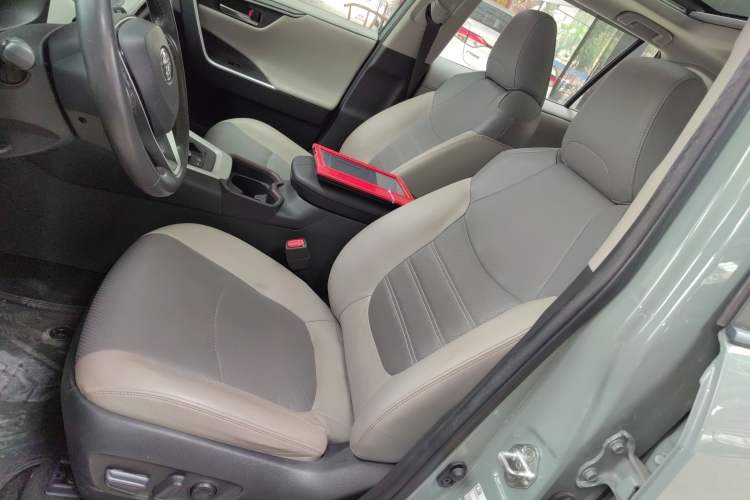 Used Toyota RAV4 2020 2.0L CVT Four-Wheel Drive Prestige Edition