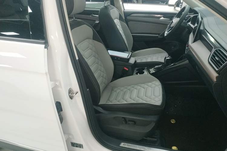 Used Volkswagen Tayron 2024 330TSI Two-Wheel Drive Luxury Plus Advanced Version