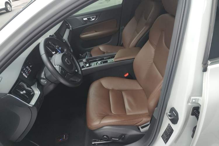 Used Volvo S60 2022 B4 Zhiyi Luxury Edition