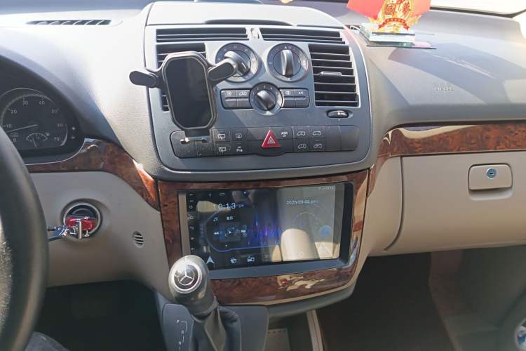 Used Mercedes-Benz Viano 2013 3.0L Hospitality Edition
