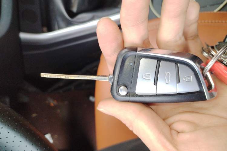 Used Isuzu JLM 2022 2.8T Classic Diesel Two-Wheel Drive Comfort Version with Long Wheelbase – JE493ZLQ6E
