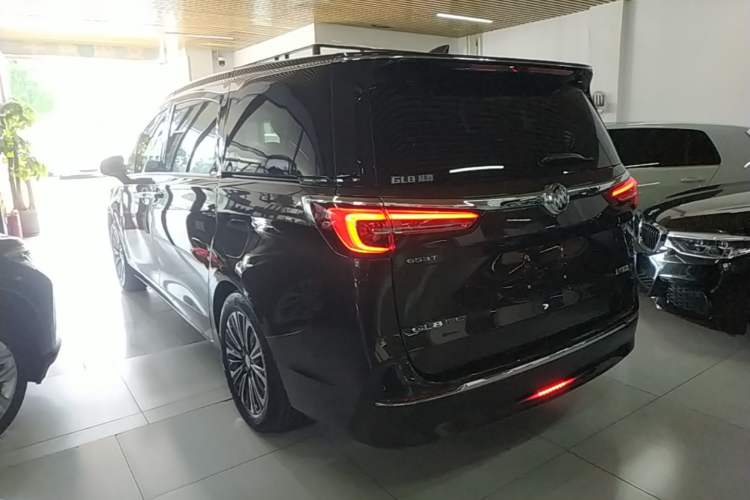 Used Buick GL8 2021 ES Landtrek 653T Luxury Model
