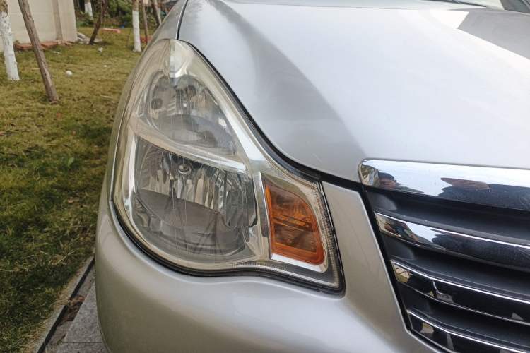 Used Nissan Sylphy 2009 1.6XE Automatic Comfort Edition Right Front Headlight