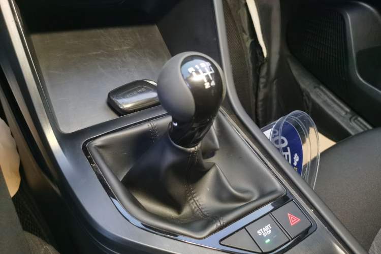 Used Roewe i5 2026 Model 1.5L Manual Comfort Version