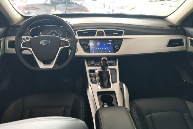 Used Geely Auto Emgrand X7 Sport 2018 1.8TD Automatic Two-Wheel Drive Smart Connect 4G Internet Edition Center Console