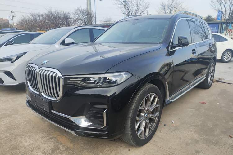 Used BMW X7 2019 xDrive40i Luxury Package with Leading Features