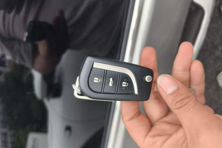 Used Toyota Corolla 2014 1.6L CVT GL Vehicle Key