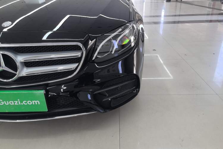 Used Mercedes-Benz E-Class 2016 E 300 L Sporty and Stylish Model
