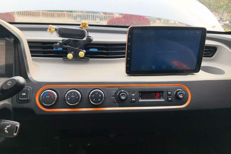 Used Wuling Hongguang MINIEV 2021 Macaron Premium Model – Lithium-NMC Audio And AC Panel
