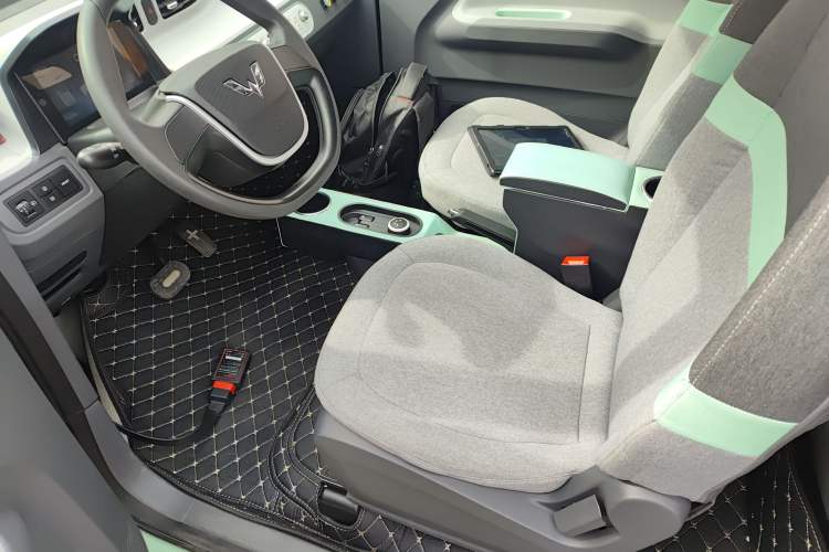 Used Wuling Hongguang MINIEV 2021 Macaron Premium Model – Lithium-NMC