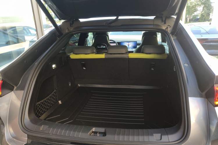 Used BYD Song L EV 2025 Intelligent Driving Version 602 km Range LiDAR-equipped All-Wheel-Drive Type