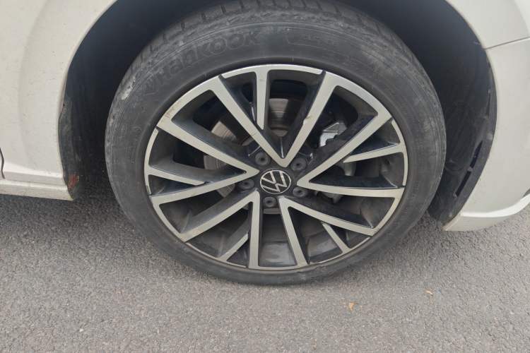 Used Volkswagen Lavida 2022 280TSI DSG Luxury Edition Right Front Wheel Hub