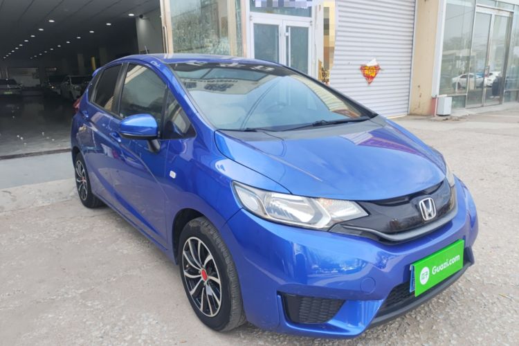 Used Honda Fit 2016 1.5L LX CVT Comfort Model Front Right 45 Deg