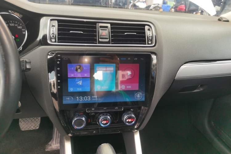 Used Volkswagen Sagitar 2015 1.6L Automatic Comfort Model
