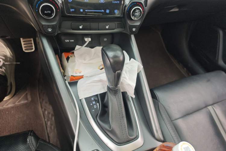 Used Hyundai Lafesta 2019 280TGDi Smart Speed Version China V Standard Gear Lever