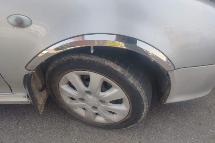 Used Suzuki Lingyang 2012 1.3L Comfort Version Right Front Wheel Hub