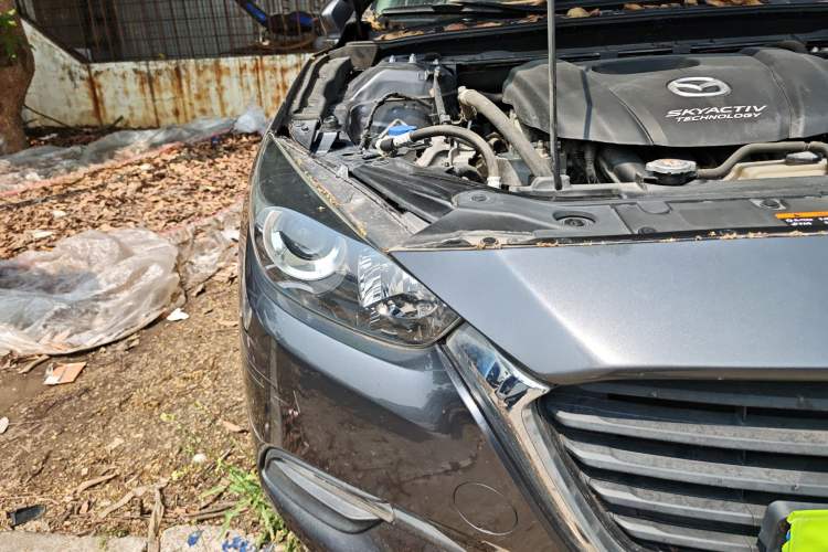 Used Mazda 3 Axela 2017 Sedan 1.5L Automatic Comfort Model Emission Standard China V Right Front Headlight