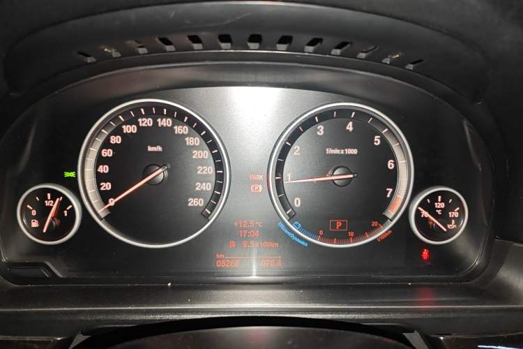 Used BMW 5 Series 2013 525Li Luxury Model
