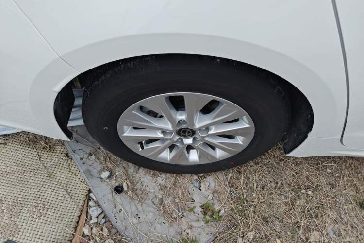 Used Toyota Corolla 2024 1.8L Smart Electric Hybrid Dual-Engine Pioneer Edition Right Rear Wheel Hub