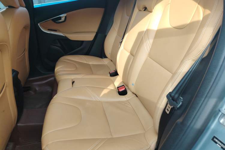 Used Volvo V40 2018 T3 Zhiyi Edition Interior 4