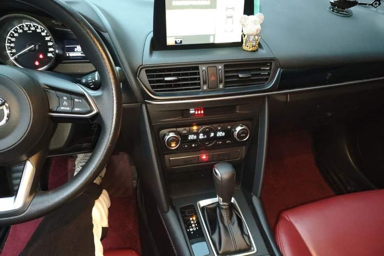 Used Mazda CX-4 2021 2.0L Automatic Two-Wheel Drive Blue Sky Exploration Edition Audio And AC Panel