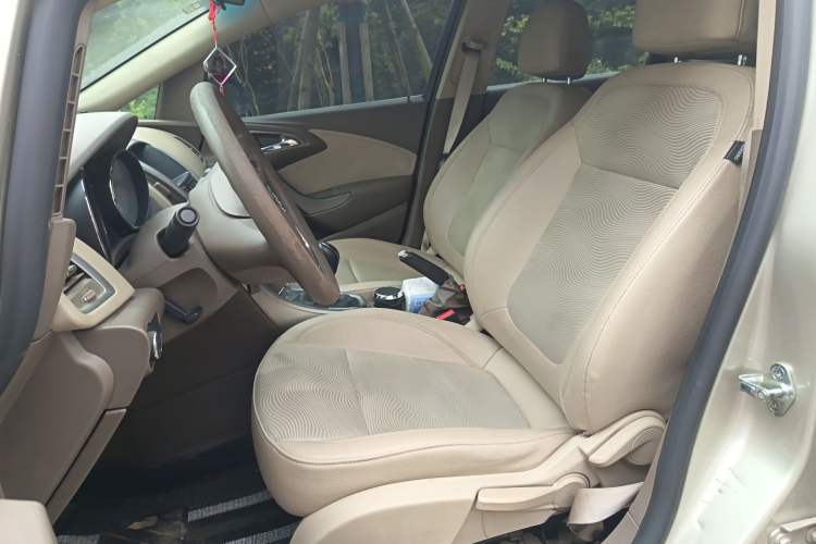 Used Buick GT 2013 GT 1.6L Manual Entry-Level Model Left Front Seat