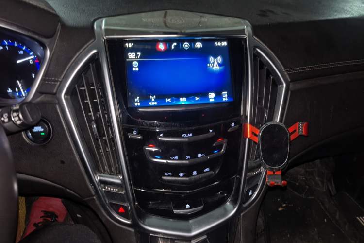 Used Cadillac SRX 2014 3.0L Comfort Model Audio And AC Panel