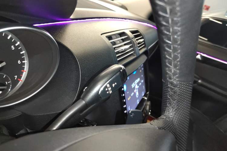 Used Mercedes-Benz R-Class 2017 R 320 4MATIC Business Edition Prestige Model
