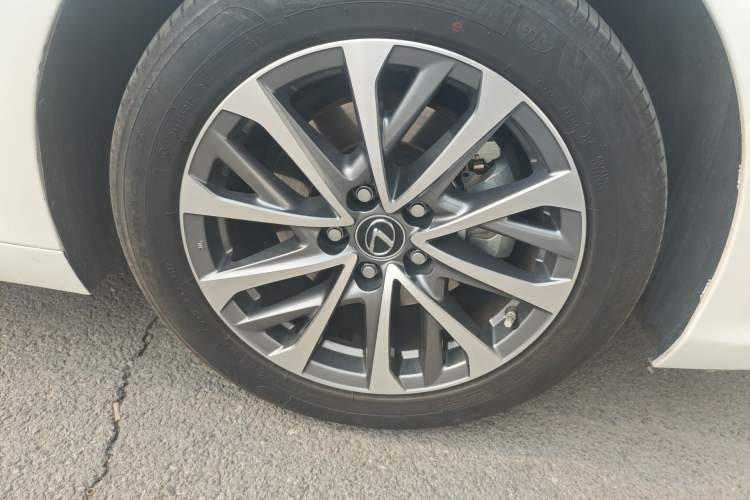 Used Lexus ES 2022 300h Excellence Edition
